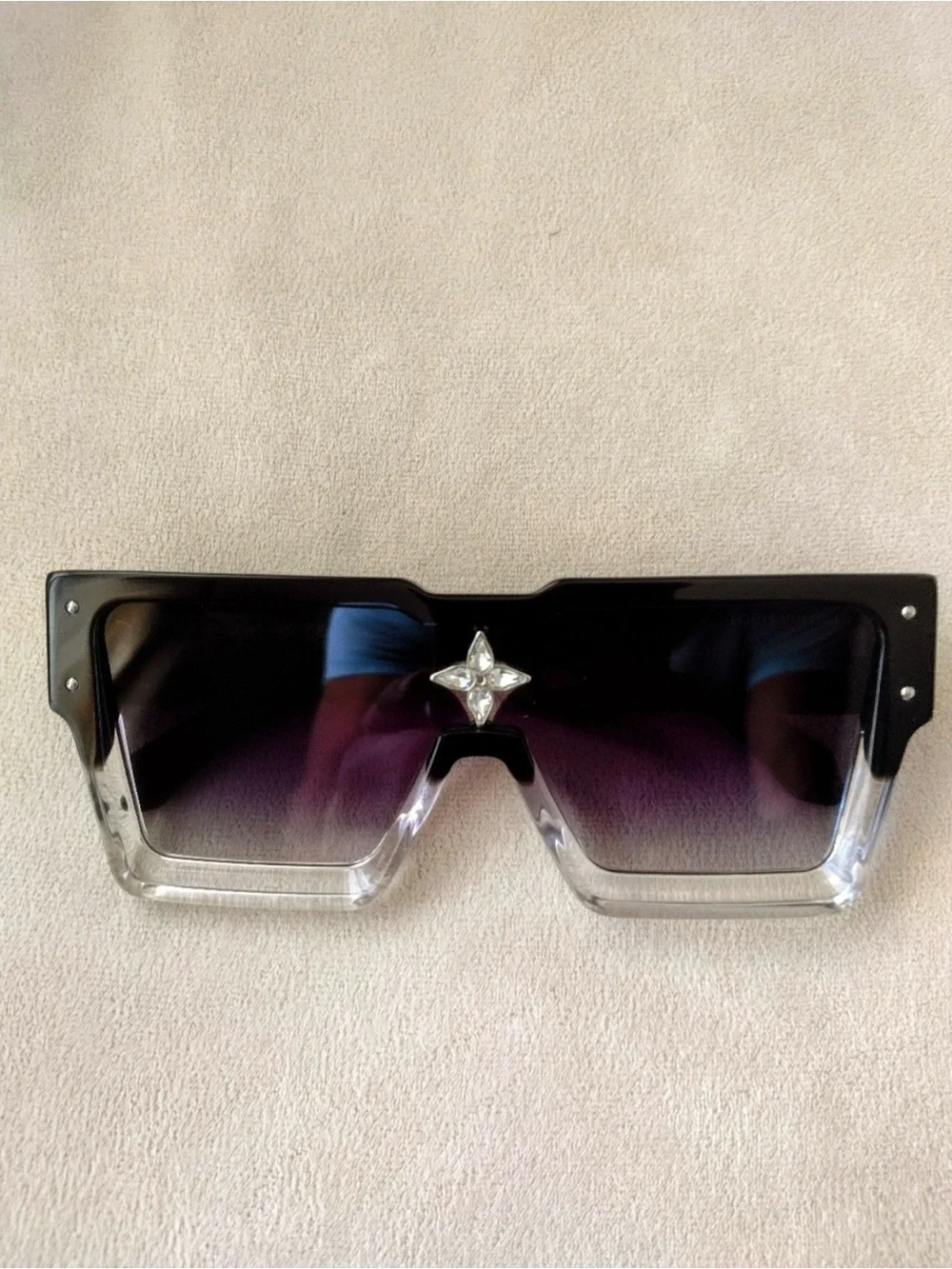 Louis Vuitton stylish sunglasses⭐️